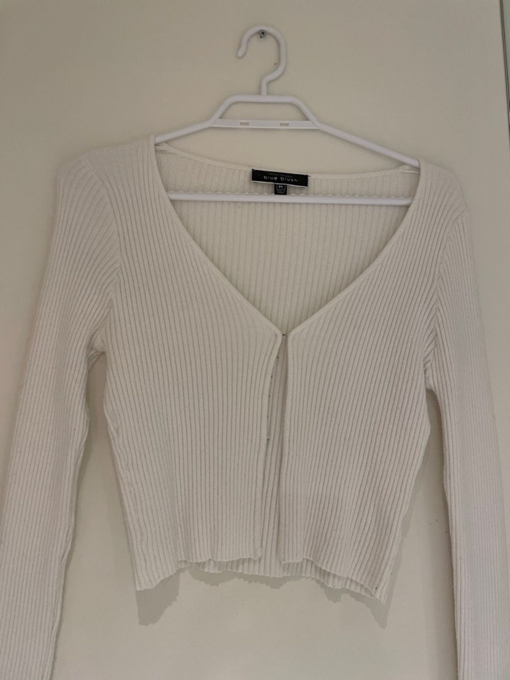 Blue Blush White Ribbed V-Neck Button Crop Cardigan